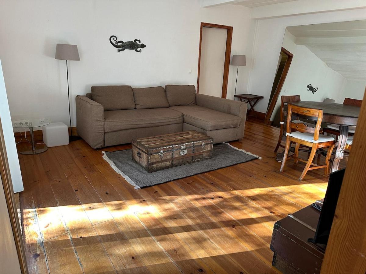 Quiet And Charming - With Yard, Center * Lisboa